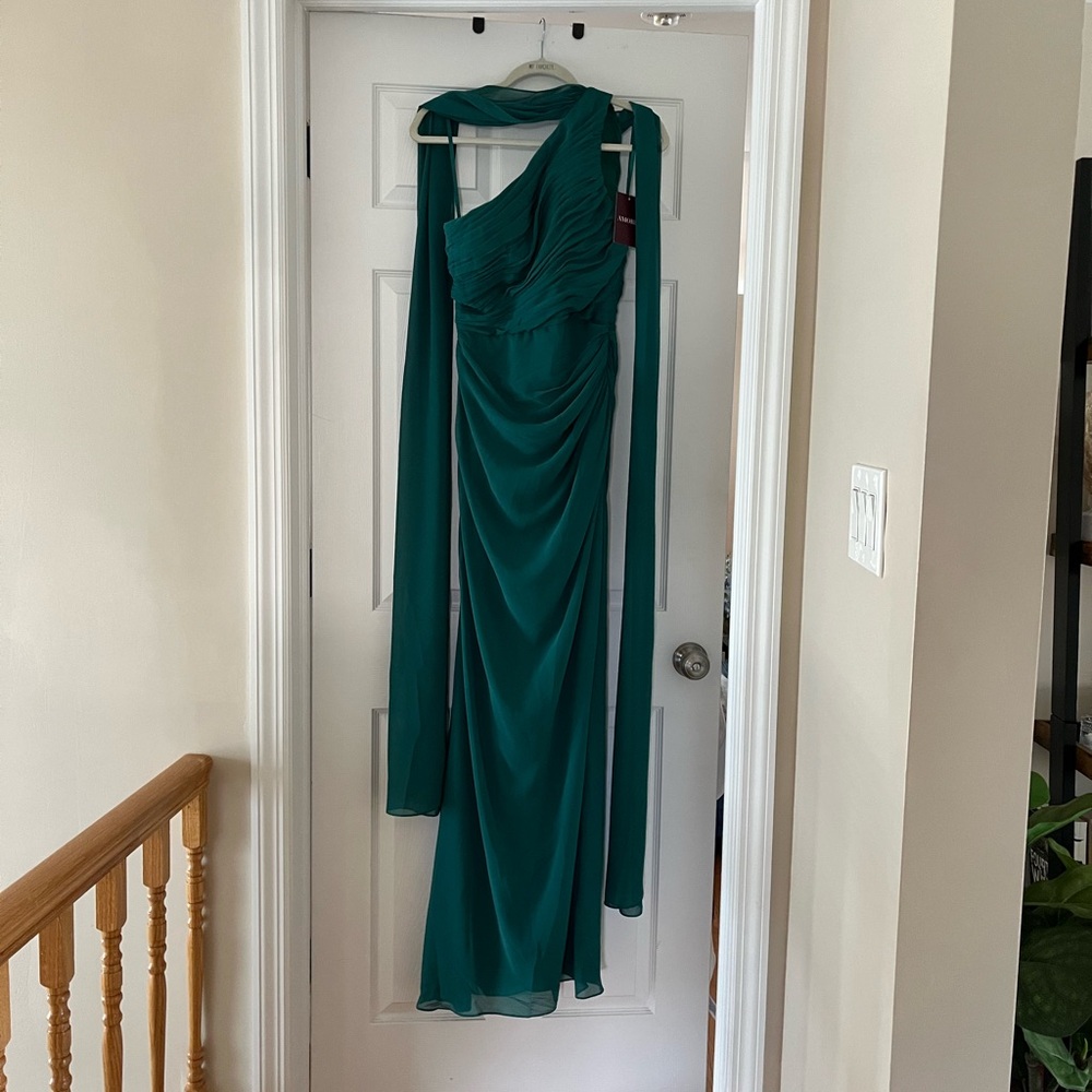 Lady Black Tie one shoulder gown